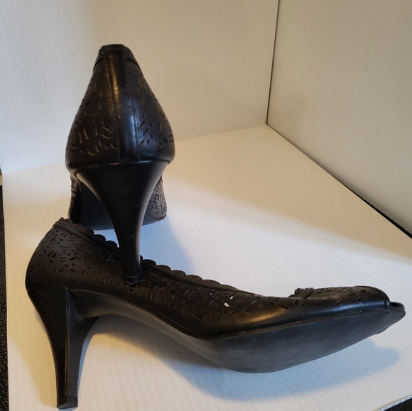 High heel shoes - Picture 2 of 2
